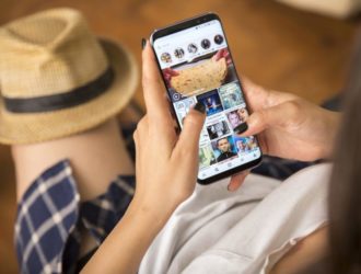 Как добавить несколько фото в ленту Instagram?