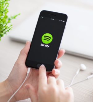 Как скачать Spotify в России?